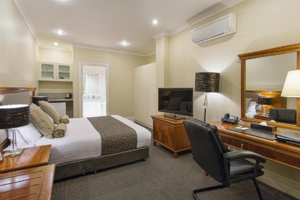 The Grand Hotel Launceston image 10