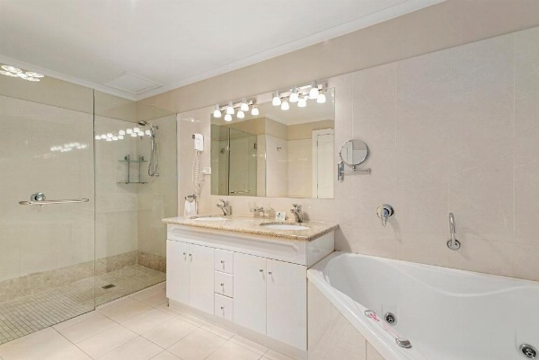 The Grand Hotel Launceston image 11