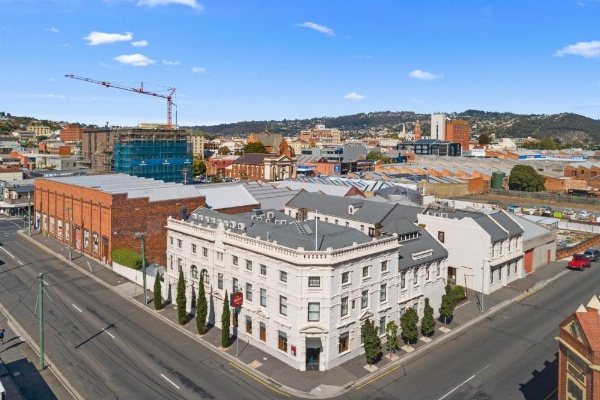 The Grand Hotel Launceston image 13