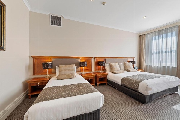 The Grand Hotel Launceston image 14