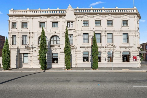The Grand Hotel Launceston image 17