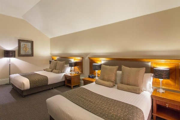 The Grand Hotel Launceston image 8